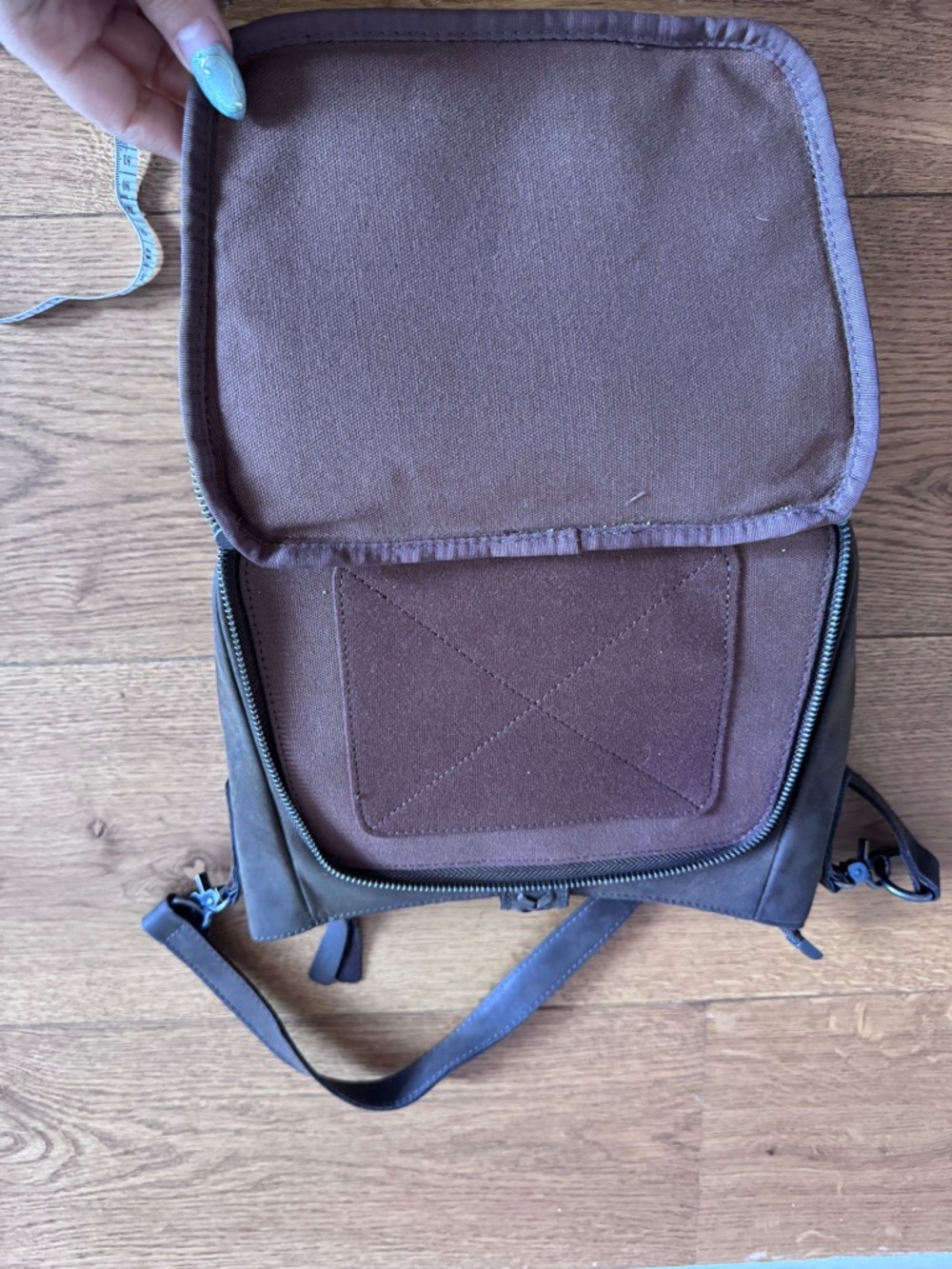 Montana West Genuine Leather
Collection Concealed Carry Hobo Bag
Chocolate army - Picture 6 of 8